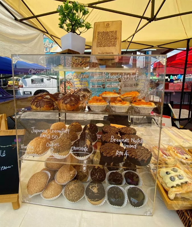 DIY-self assemble Acrylic Display Cabinet Donuts/Bekas Kuih/Cupcake/Pastries/Breads/Burgers